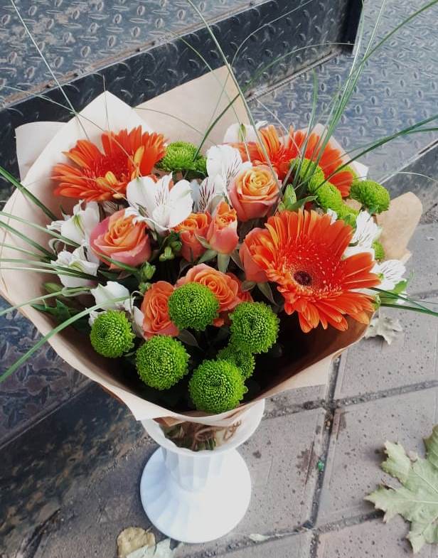 Букет цветов из: Герберы, Хризантемы, Альстромерии и Розы в Сухобезводное