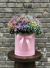 Цветочная композиция из Гипсофила и Розы в шляпной коробке в Сухобезводное