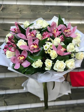 Букет цветов из: Розы и Хризантемы в Сухобезводное