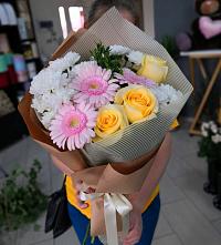 Букет цветов из:  Герберы, Розы и Хризантемы в Сухобезводное