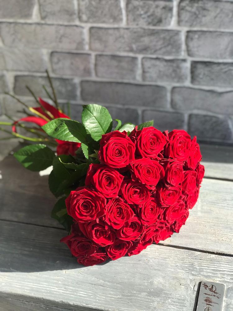 Букет Красные розы Фридом в Сухобезводное