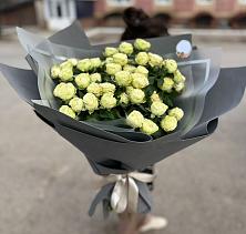 Букет Белые кустовые розы Солинеро в Сухобезводное