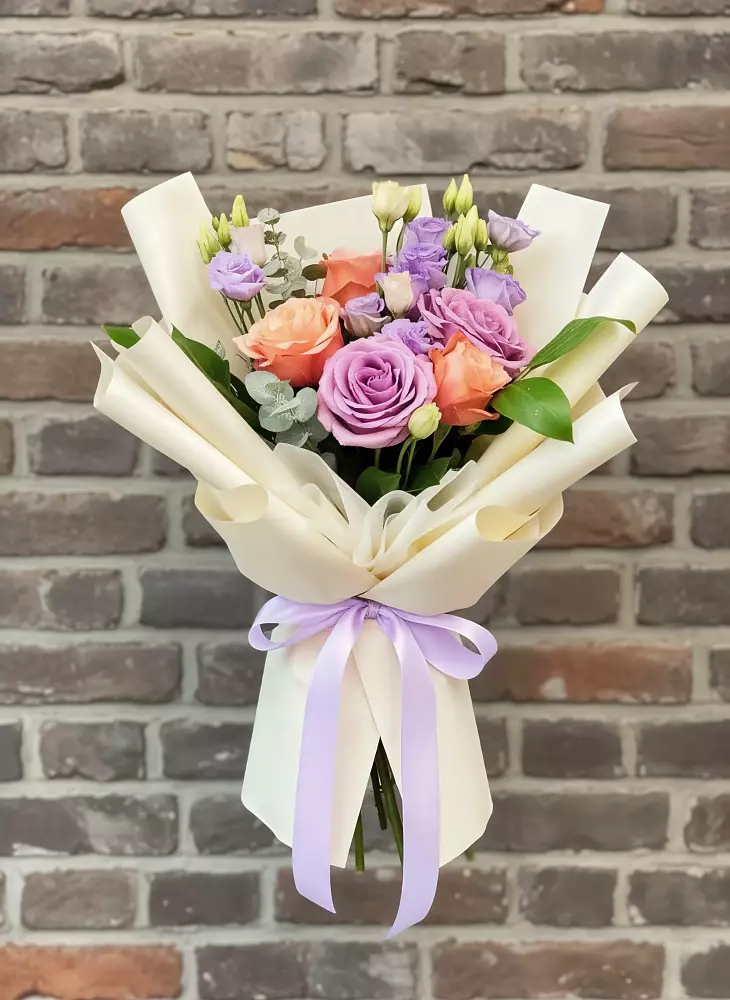 Букет цветов из: Лизиантусы и Розы в Сухобезводное