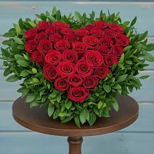 Цветочная композиция из Розы в виде сердца в Сухобезводное