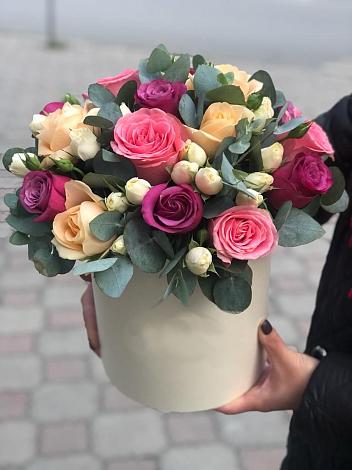 Цветочная композиция из Розы в шляпной коробке в Сухобезводное