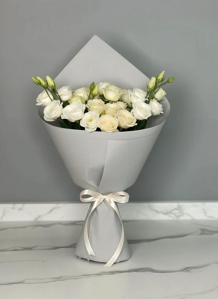 Букет цветов из: Розы и Лизиантусы в Сухобезводное