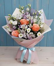 Букет цветов из:  Лизиантусы, Розы, Альстромерии и Гипсофила в Сухобезводное