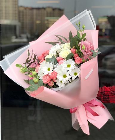 Букет цветов из: Розы, Лизиантусы и Хризантемы в Сухобезводное
