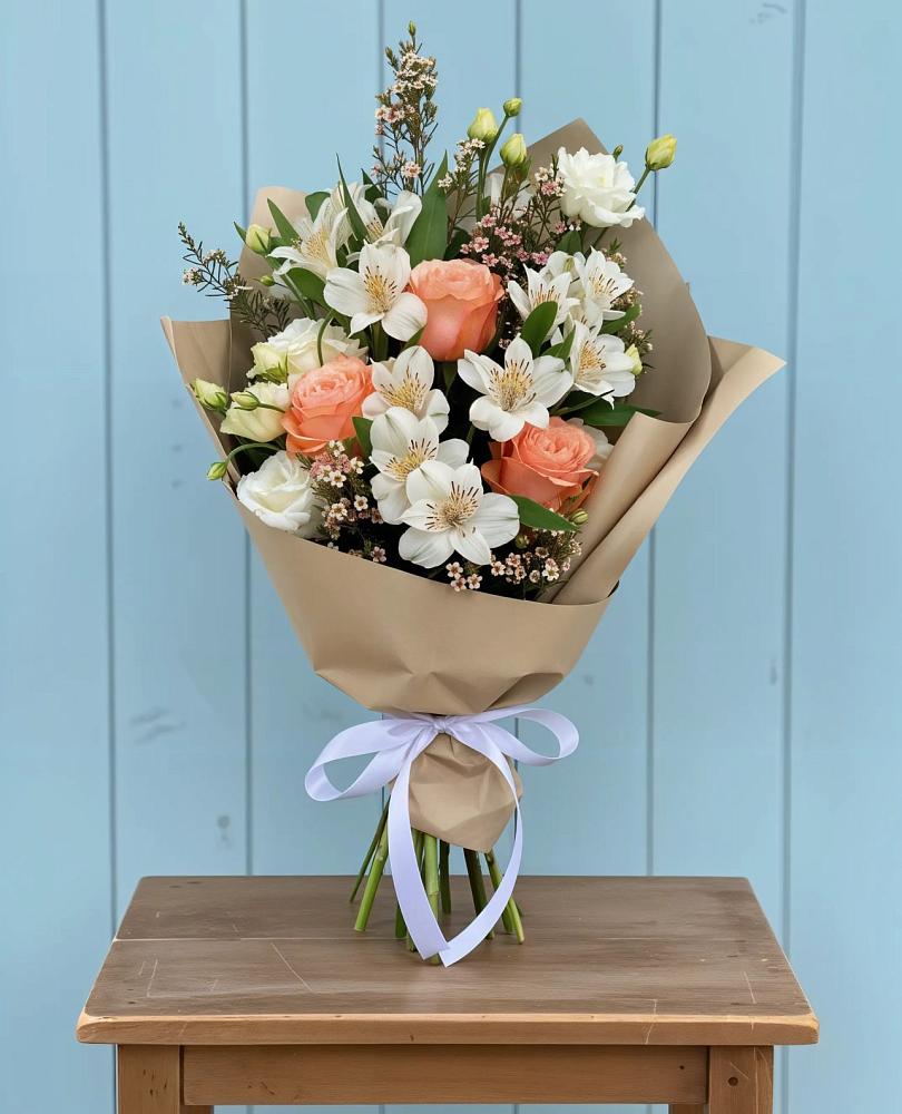 Букет цветов из: Альстромерии, Лизиантусы, Розы и Хризантемы в Сухобезводное