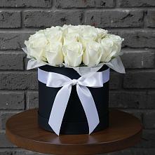 Цветочная композиция из Розы в шляпной коробке в Сухобезводное